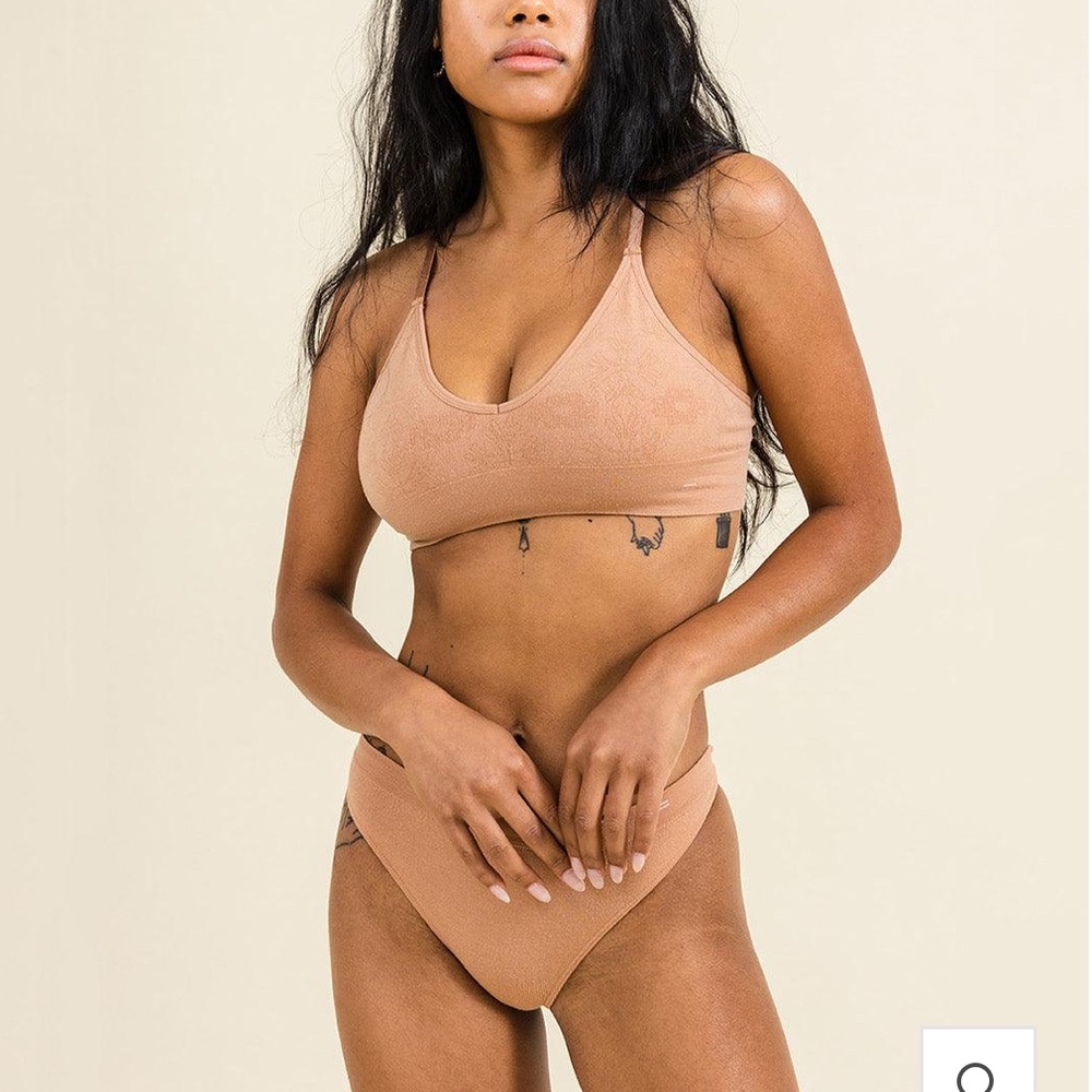 ESSENTIAL BRALETTE - Branwyn
